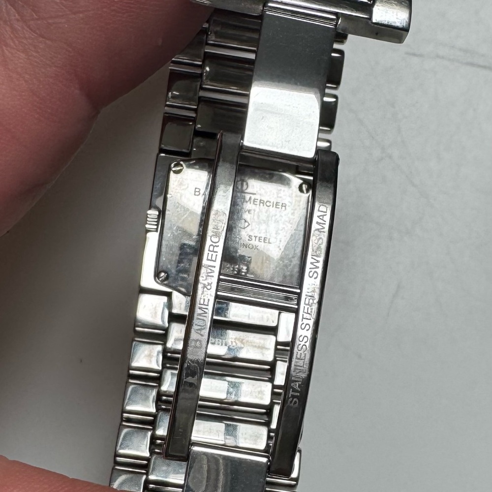 Baume & Mercier women’s Diamond MV045197 Catwalk stainless steel watch - Picture 5 of 8
